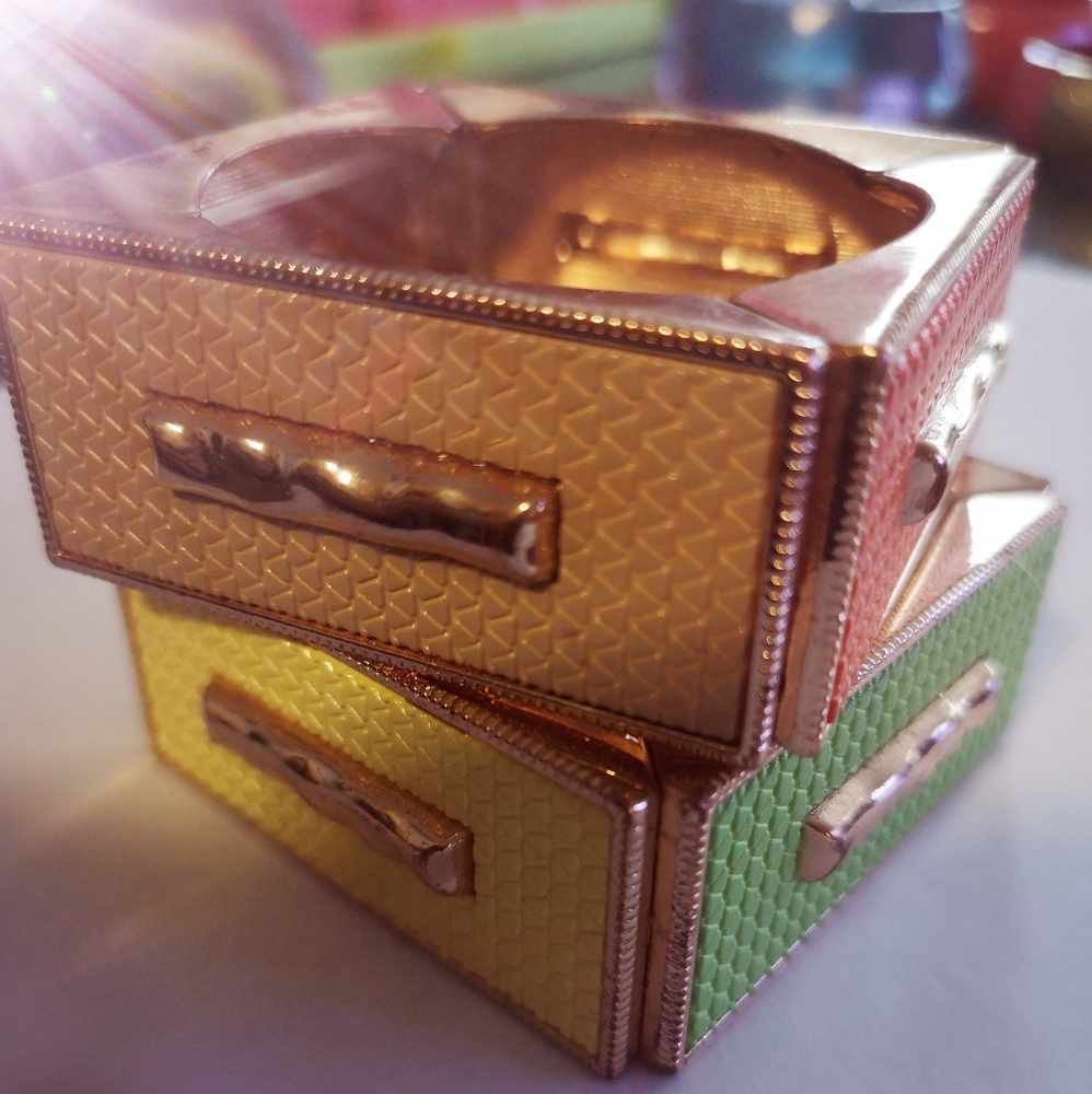 Multicolour square shape bangles - Picture 2 of 2
